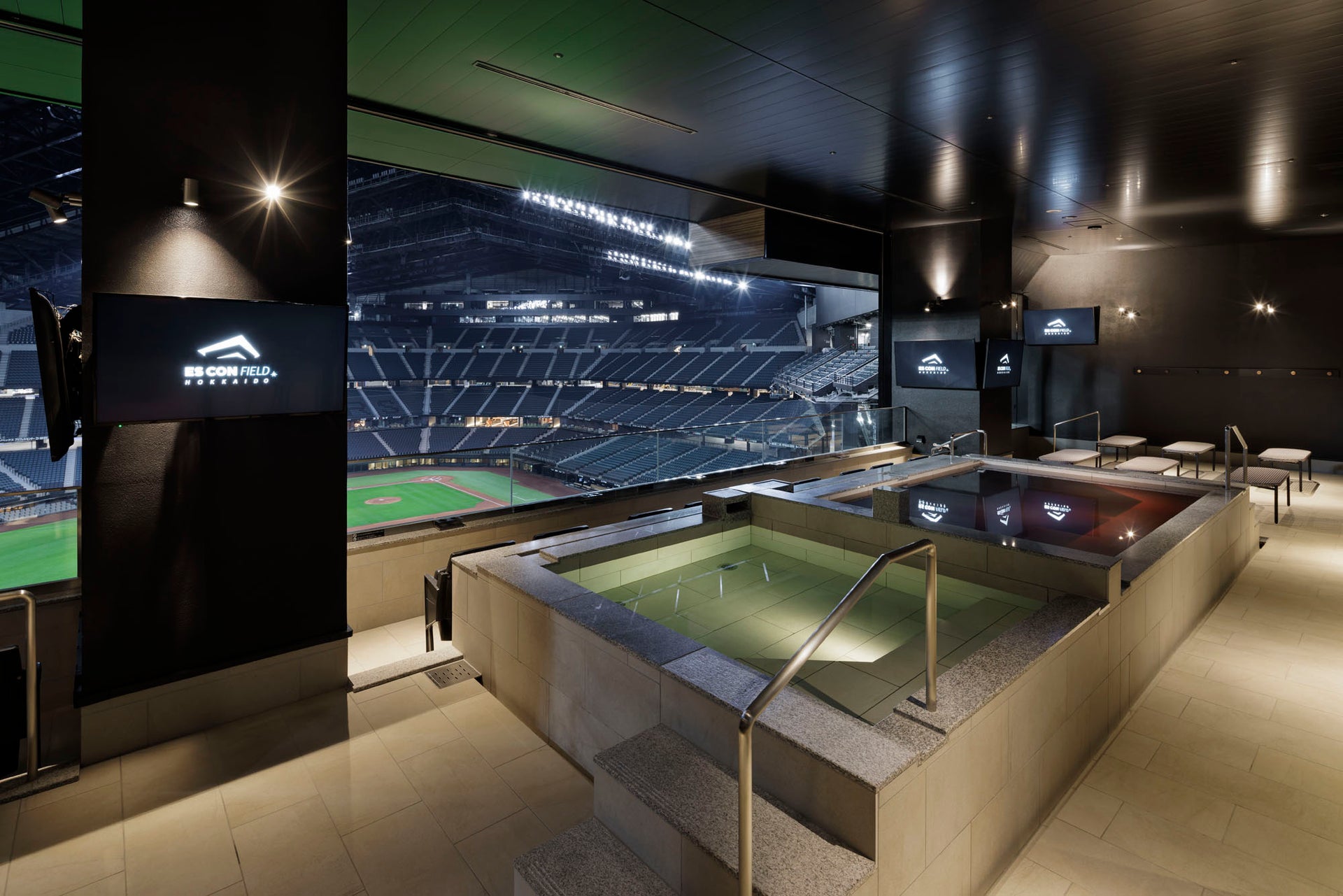 Hokkaido Ballpark F Village ES CON FIELD HOKKAIDO